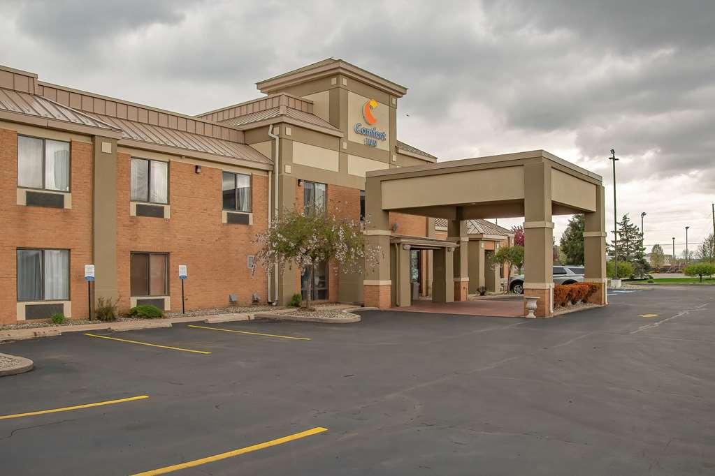 Comfort Inn Huntington Near University Zewnętrze zdjęcie