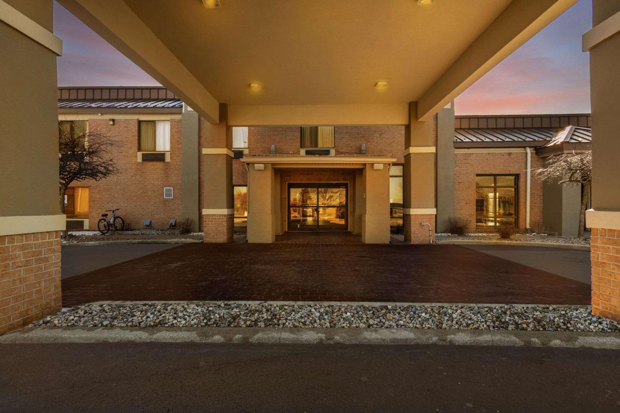 Comfort Inn Huntington Near University Zewnętrze zdjęcie
