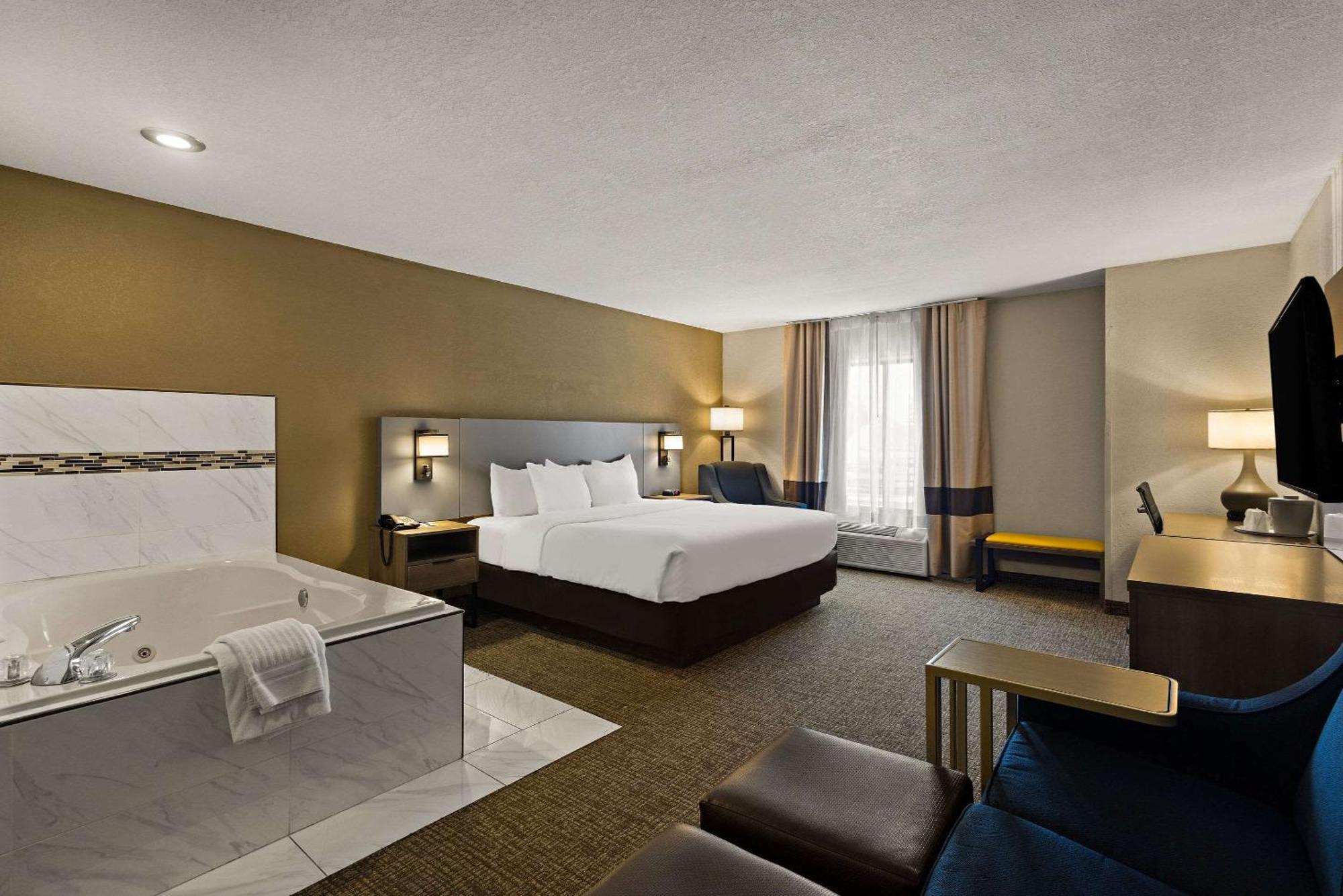 Comfort Inn Huntington Near University Zewnętrze zdjęcie